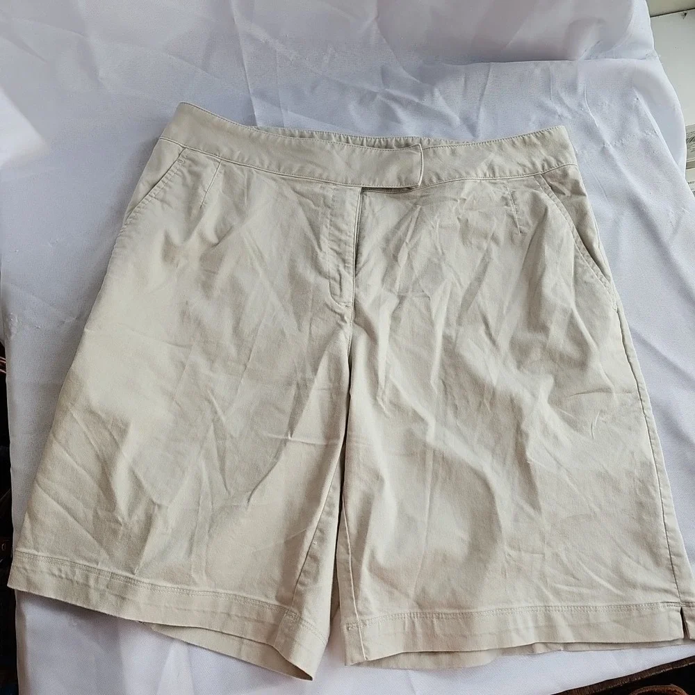Nike Golf Shorts Womens 12 Beige Khaki Fit Dry Chino Performance Walking Casual - Picture 1 of 7